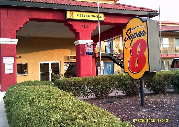 Hotel Super 8 By Wyndham Downtown Convention Center