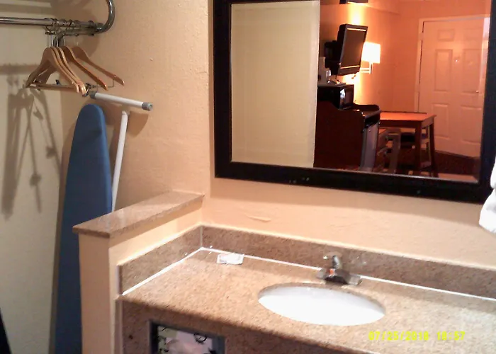 Super 8 By Wyndham Downtown Convention Center Tucson