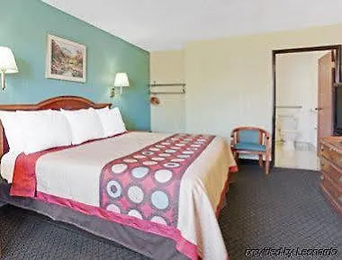 Hotel Super 8 By Wyndham Downtown Convention Center