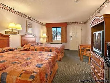 Super 8 By Wyndham Downtown Convention Center Tucson